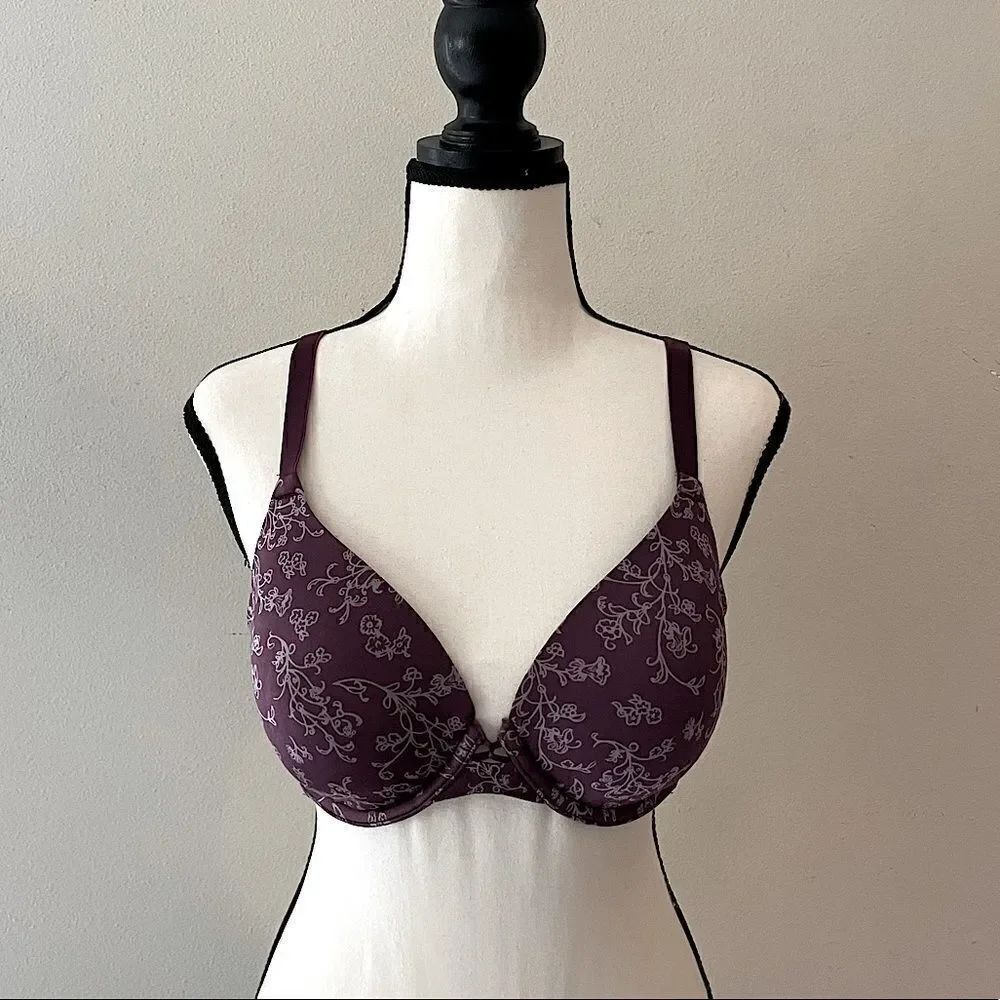Used Vanity Fair “Fits You Perfectly” Dark Purple Bra. Size 34D.